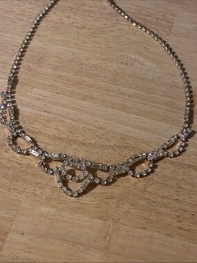 Vintage Scalloped Rhinestone Bib Necklace - Silver Tone